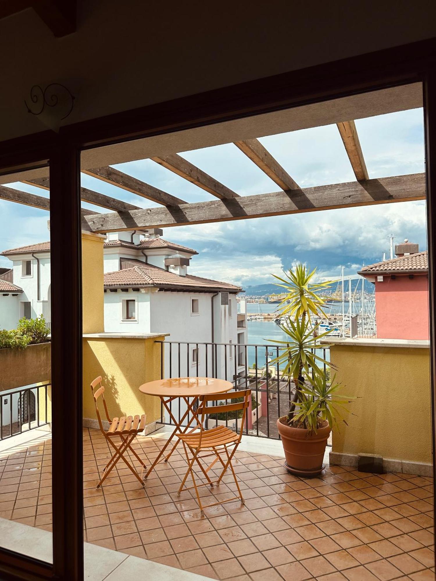 Apartment Claudia Muggia Exterior foto