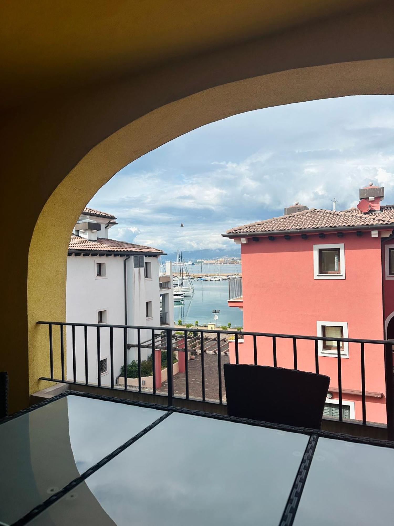 Apartment Claudia Muggia Exterior foto